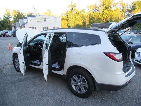 Used 2015 Chevrolet Traverse LT image 9