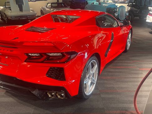 Used 2023 Chevrolet Corvette Stingray Premium Conv w/ Z51 Performance Package RWD image 4