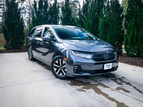 Used 2025 Honda Odyssey EX-L image 2