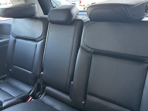 Used 2025 Ford Expedition Platinum image 13