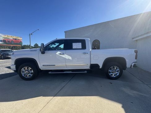 Used 2024 Chevrolet Silverado 2500 High Country w/ High Country Premium Package image 2
