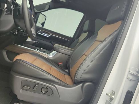 Certified 2025 Chevrolet Silverado 3500 High Country w/ High Country Premium Package AWD/4WD image 14