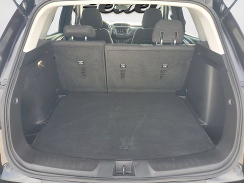Used 2023 Chevrolet TrailBlazer LT FWD image 9