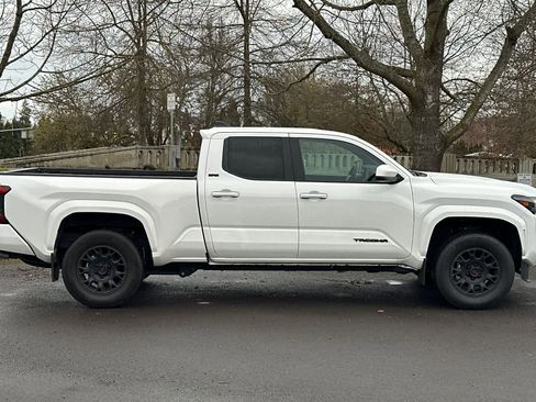 Used 2024 Toyota Tacoma SR5 image 8