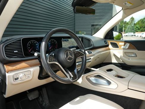 Used 2024 Mercedes-Benz GLE 450 4MATIC image 4