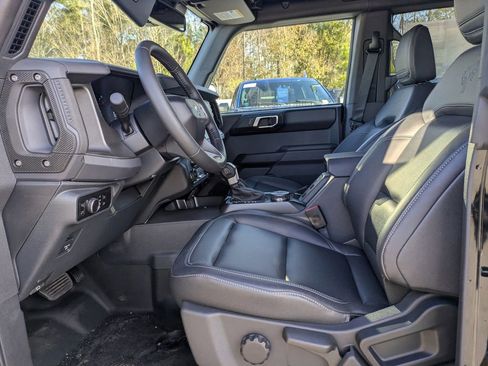 New 2025 Ford Bronco Badlands image 13