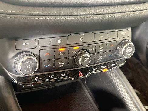 Used 2022 Dodge Durango GT image 13