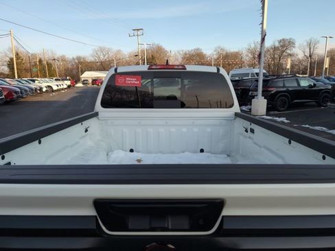 Certified 2025 Nissan Frontier PRO-4X image 9