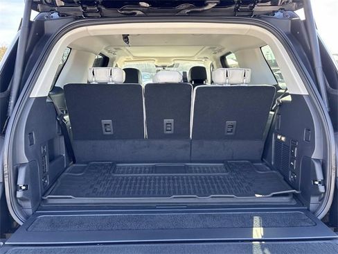 New 2025 Lincoln Navigator Reserve image 12