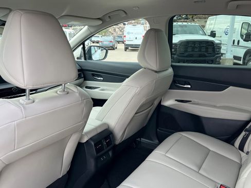 Certified 2025 Nissan Murano SV image 19