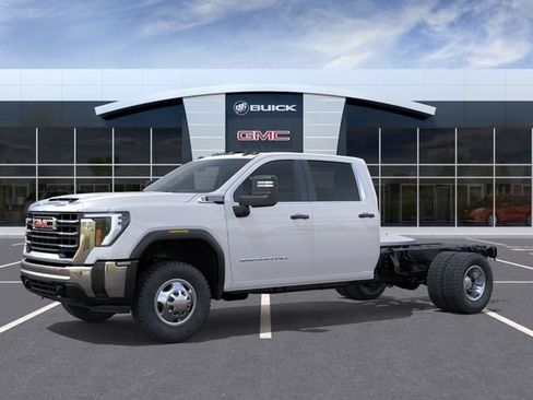 New 2026 GMC Sierra 3500 Pro w/ Convenience Package AWD/4WD image 2