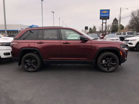 New 2025 Jeep Grand Cherokee Limited w/ Luxury Tech Group II image 6