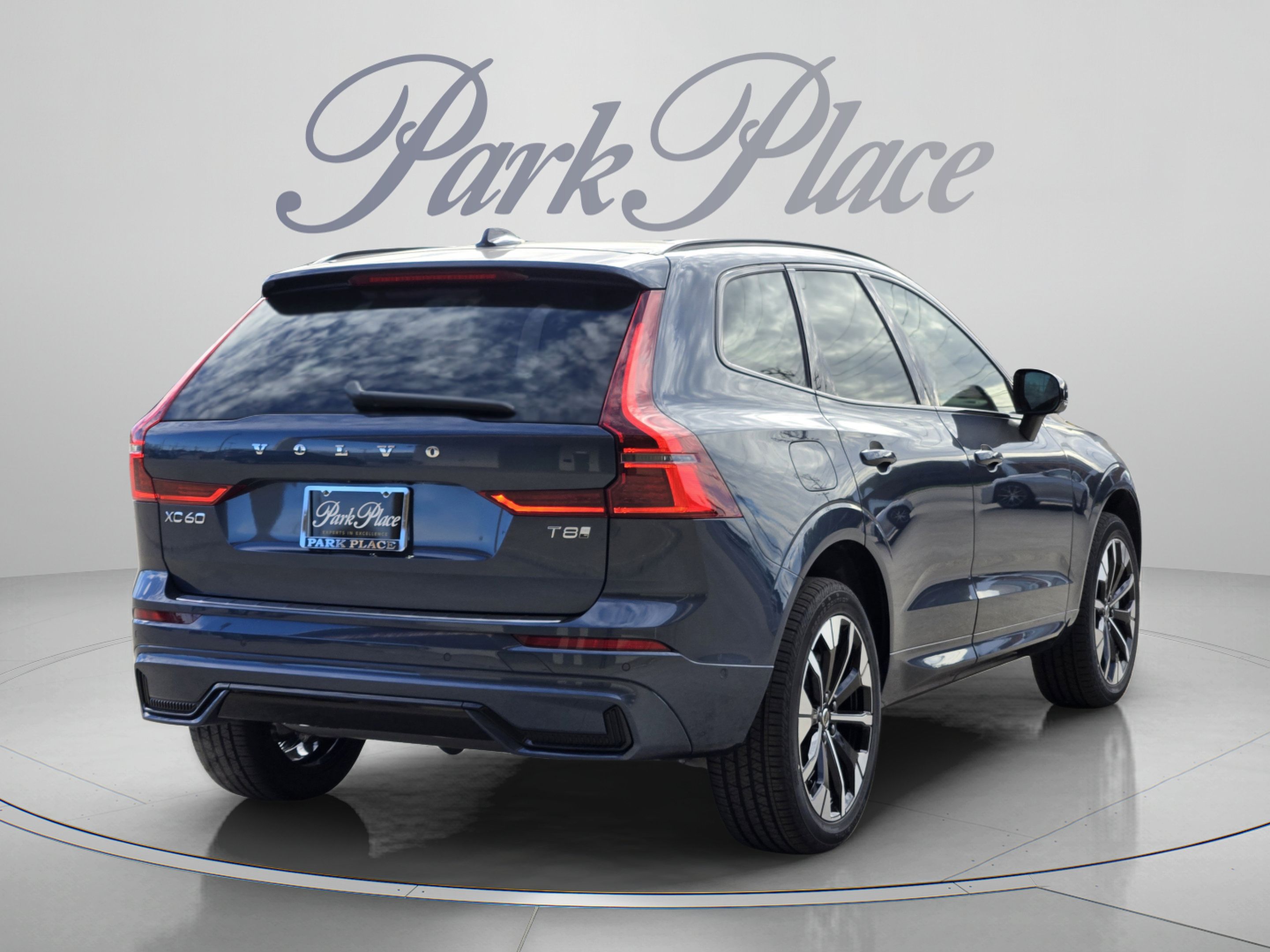 Used 2026 Volvo XC60 T8 Plus w/ Protection Package Premier AWD/4WD image 6