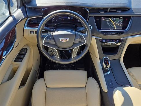Used 2017 Cadillac XT5 Luxury w/ Driver Awareness Package image 11