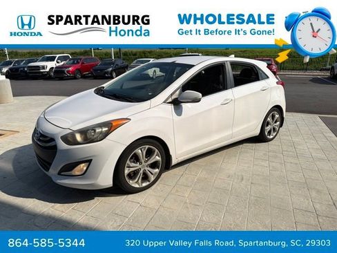 Used 2014 Hyundai Elantra GT w/ Option Group 02 FWD image 2