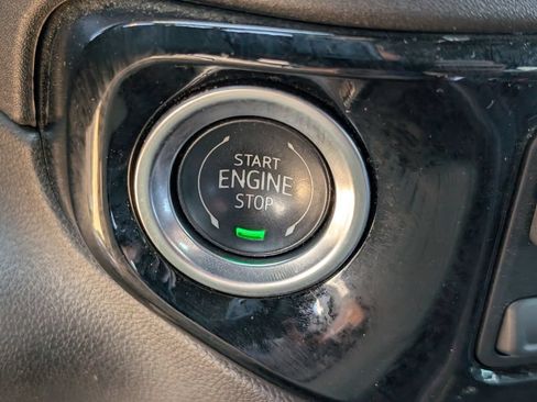 Used 2025 Chevrolet Silverado 1500 High Country AWD/4WD image 19