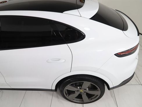 Used 2023 Porsche Cayenne Coupe image 41