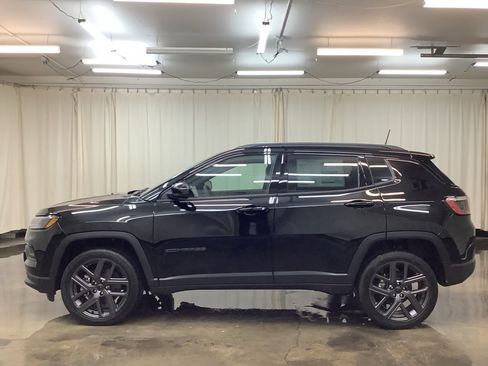 New 2026 Jeep Compass Limited image 10