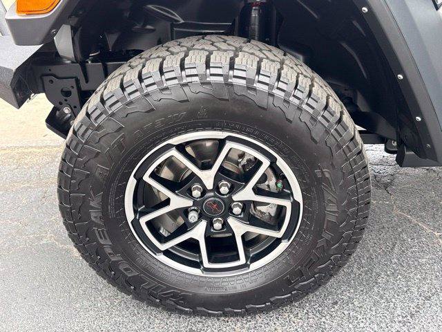 Used 2023 Jeep Gladiator Rubicon w/ Cold Weather Group AWD/4WD image 16