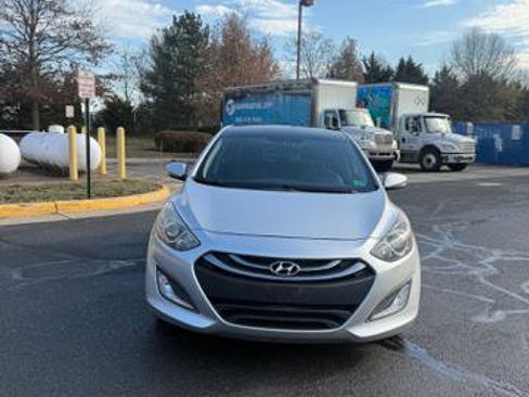 Used 2014 Hyundai Elantra GT w/ Option Group 03 image 8