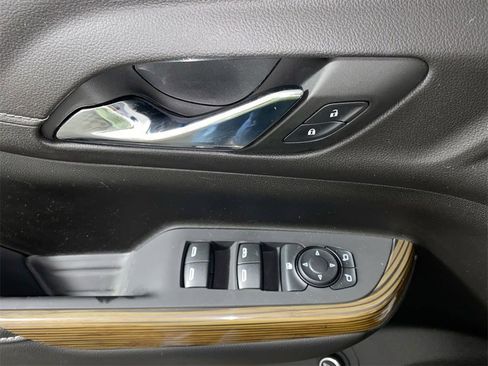 Certified 2023 GMC Acadia SLE w/ Driver Convenience Package image 13