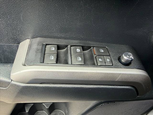 Used 2018 Toyota Tacoma SR5 AWD/4WD image 15