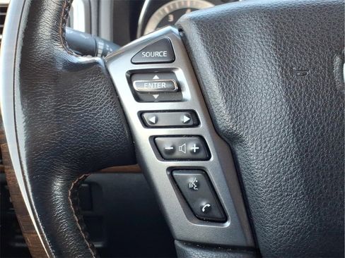 Used 2019 Nissan Titan Platinum Reserve image 27