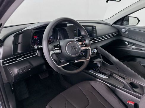 Used 2023 Hyundai Elantra SEL image 9