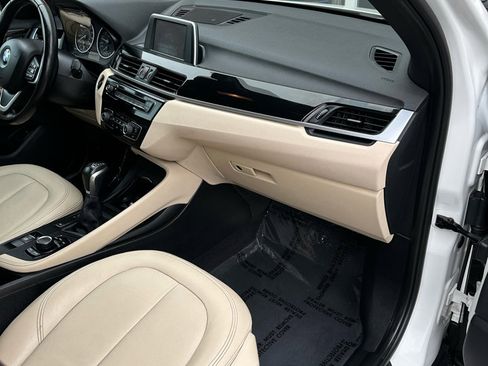 Used 2018 BMW X1 xDrive28i image 12