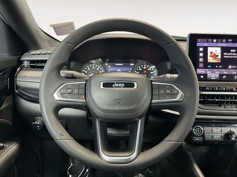 Used 2022 Jeep Compass Latitude AWD/4WD image 12