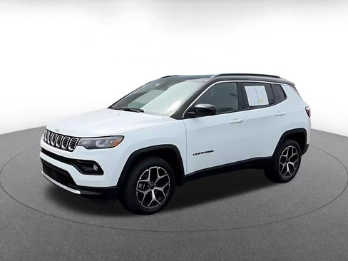 Used 2025 Jeep Compass Limited AWD/4WD image 8