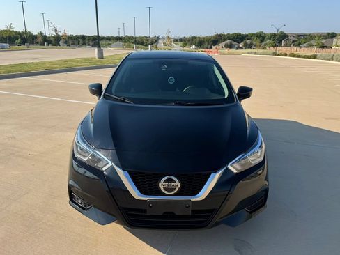 Used 2022 Nissan Versa SV FWD image 7