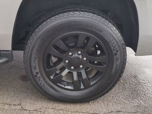 Used 2019 Chevrolet Tahoe LT image 13