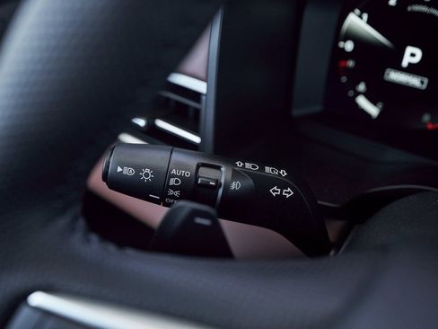 Used 2025 Mitsubishi Outlander SEL image 36