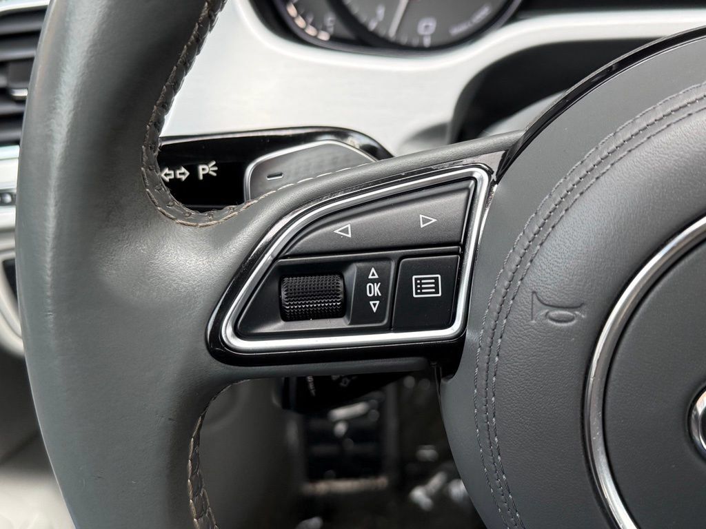 Used 2013 Audi S8 AWD/4WD image 26