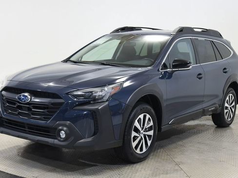 Used 2025 Subaru Outback Premium AWD/4WD image 15