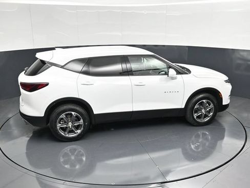 Used 2025 Chevrolet Blazer LT FWD image 47