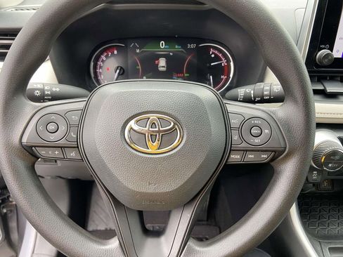 Used 2023 Toyota RAV4 XLE image 33
