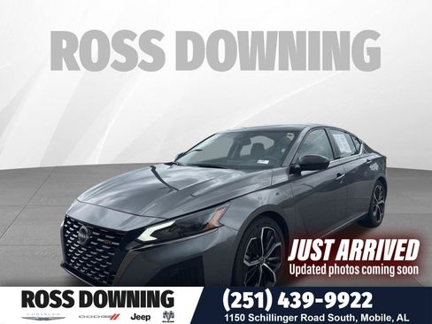 Used 2024 Nissan Altima 2.5 SR FWD image 1