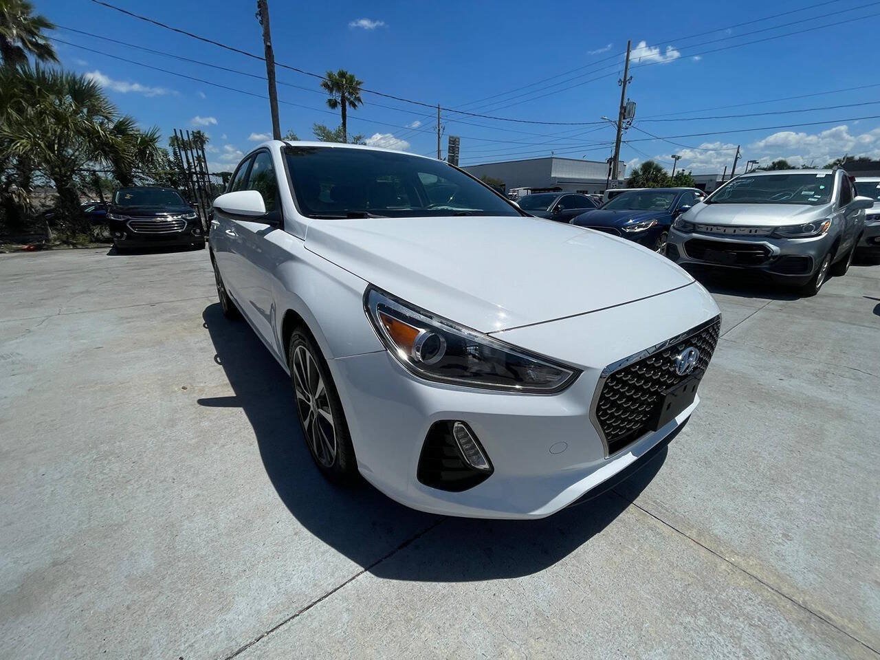 Used 2019 Hyundai Elantra GT FWD image 17