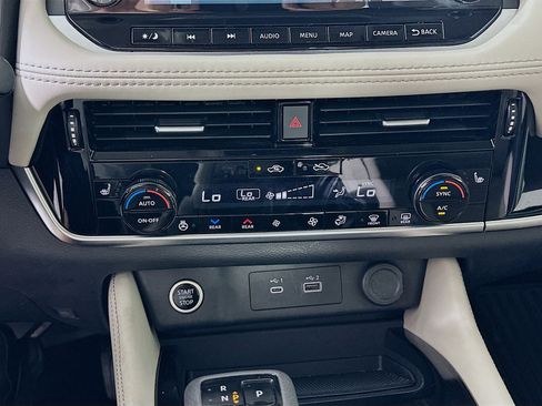 Used 2023 Nissan Rogue SL w/ SL Premium Package image 24