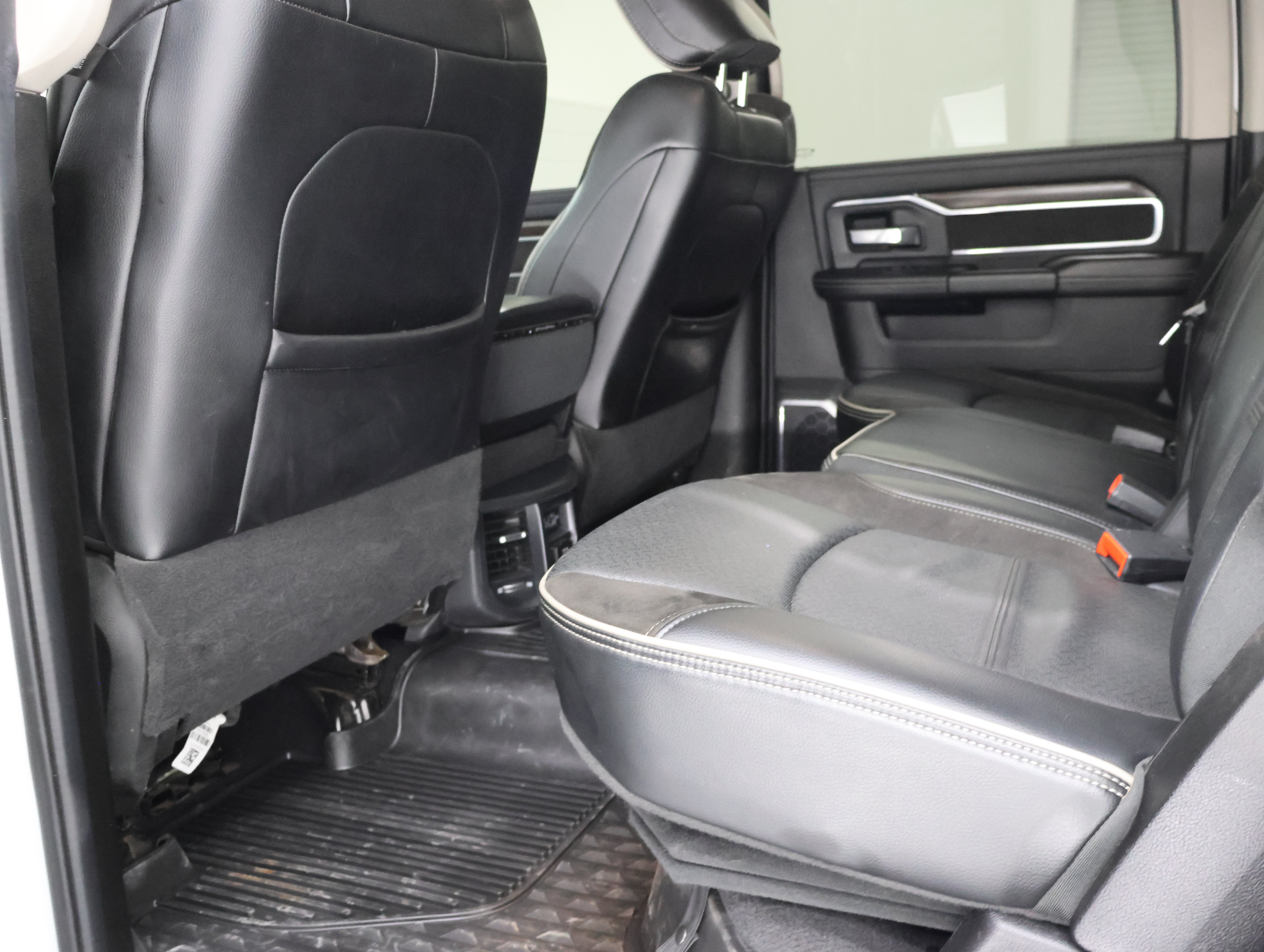 Used 2023 RAM 2500 Laramie AWD/4WD image 9