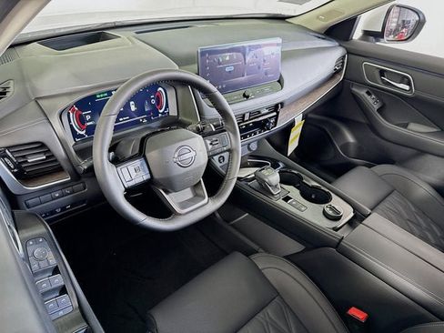 New 2026 Nissan Rogue Platinum image 9