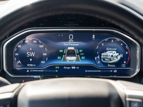 Used 2024 Chevrolet Silverado 2500 LT w/ Convenience Package image 22