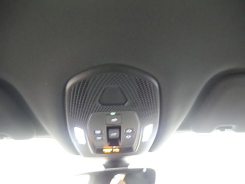 Certified 2025 Porsche Panamera image 37