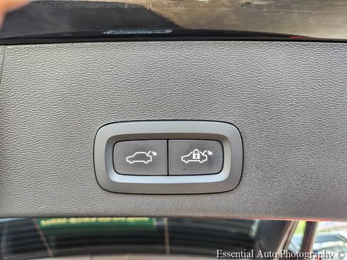 Used 2024 Volvo XC40 B5 Core AWD/4WD image 20