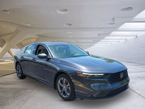 Used 2023 Honda Accord EX image 1