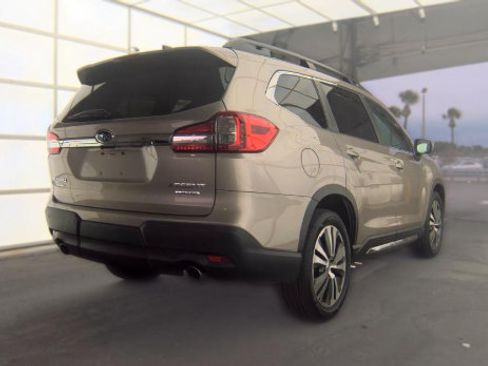 Used 2020 Subaru Ascent Limited w/ Technology Package AWD/4WD image 4