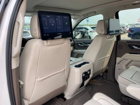 Used 2021 GMC Yukon XL Denali AWD/4WD image 43
