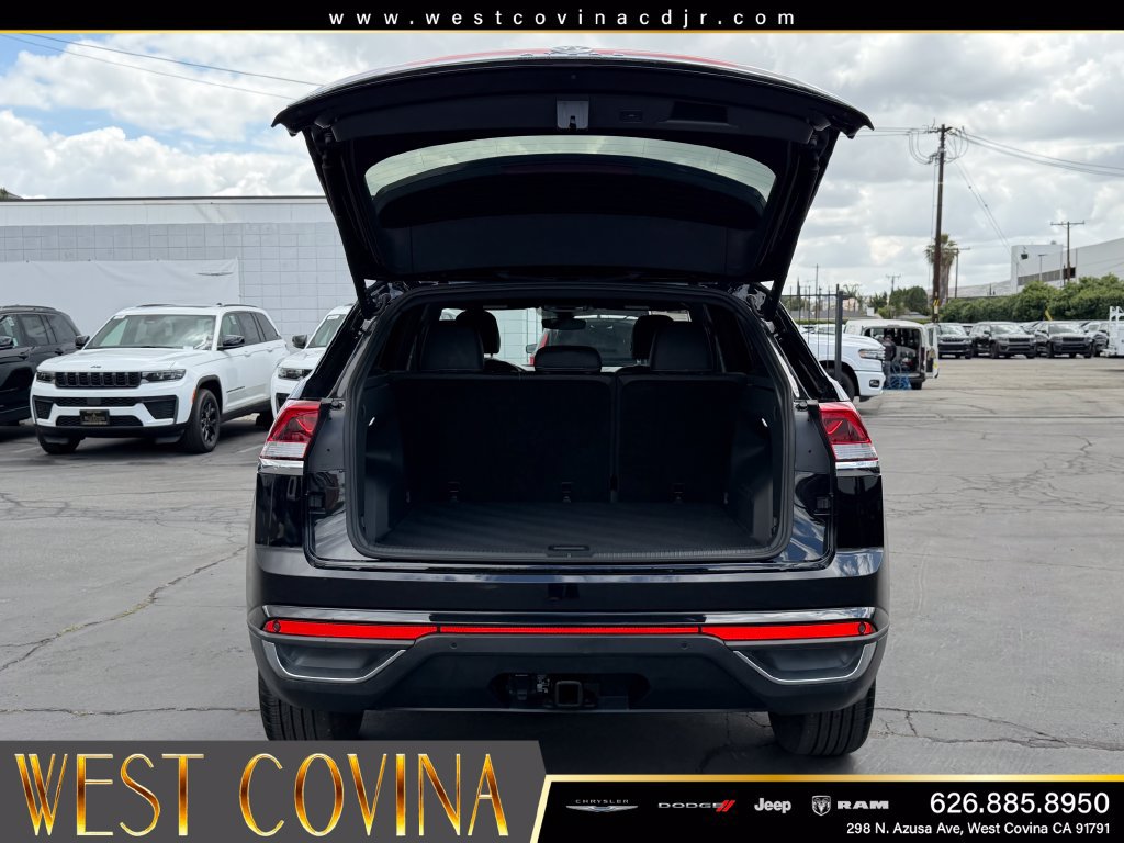Used 2025 Volkswagen Atlas Cross Sport SE AWD/4WD image 14